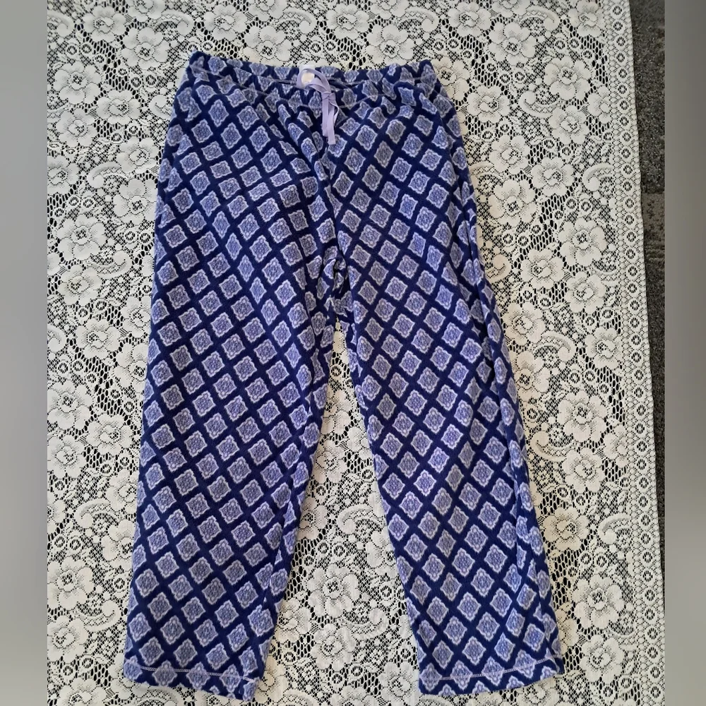 2 Pair Fleece Pants Sz L Lounge PJ Pants Blue & White Drawstring Waist Like NEW - Picture 9 of 12